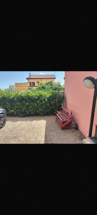 אלבניה Bed And Breakfast Da Nonna Ezia מראה חיצוני תמונה