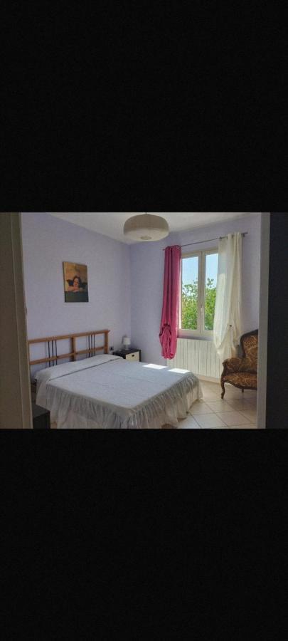 אלבניה Bed And Breakfast Da Nonna Ezia מראה חיצוני תמונה