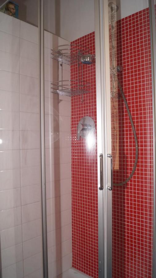 אלבניה Bed And Breakfast Da Nonna Ezia מראה חיצוני תמונה