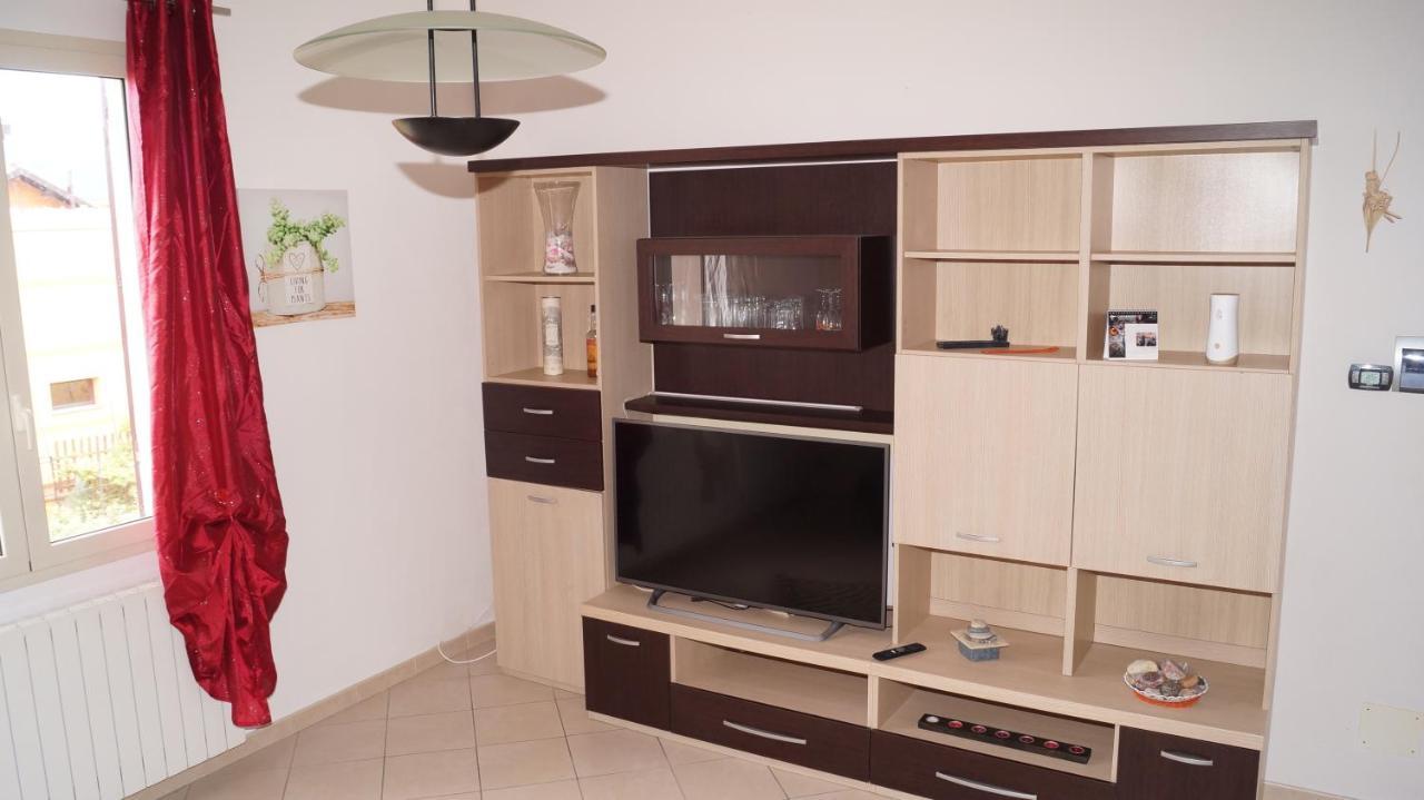 אלבניה Bed And Breakfast Da Nonna Ezia מראה חיצוני תמונה
